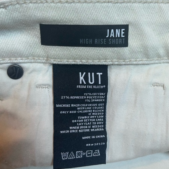 Kut From The Kloth Jane High Rise Short Size 0 Off White/Cream Ivory Distressed - Picture 9 of 11